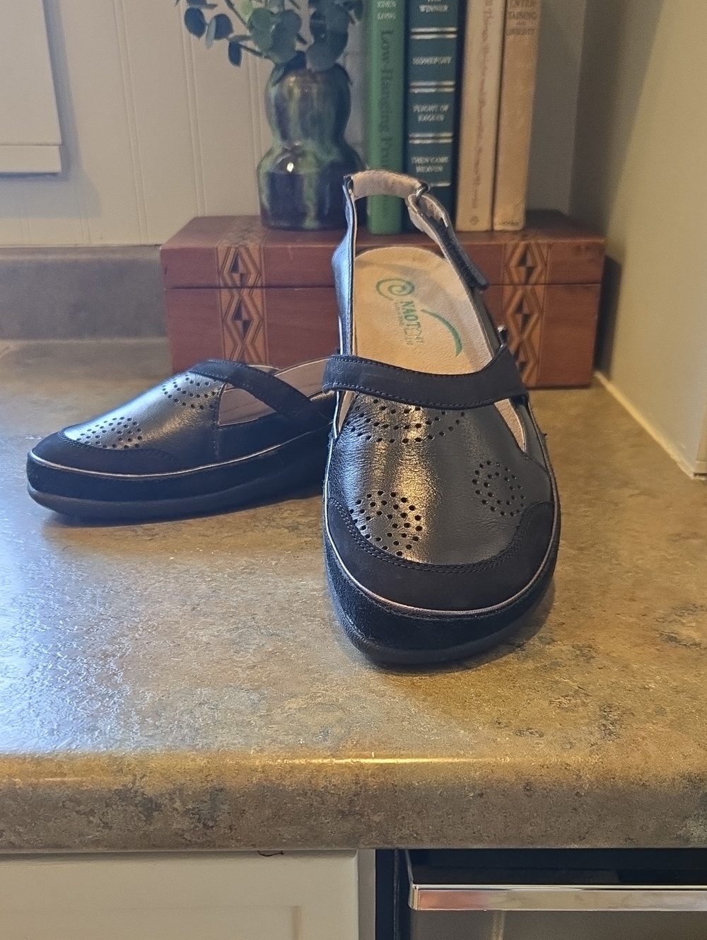 NWOT Naot Black Leather Sandals Size 41 (US 10.5)